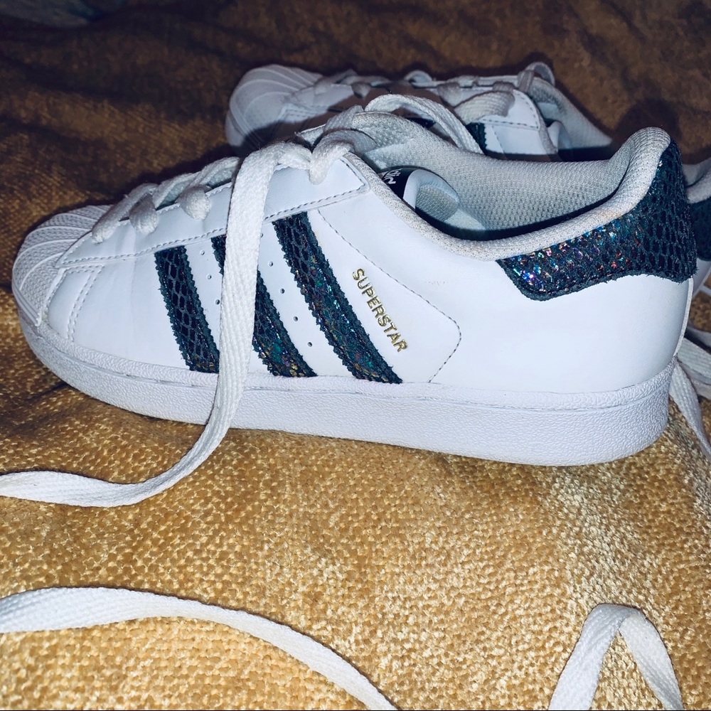 Adidas Superstars!🎄(final price)